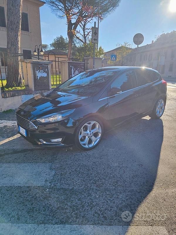 Usata Ford Focus 120 CV (88 kW) 2016 Nero Berlina