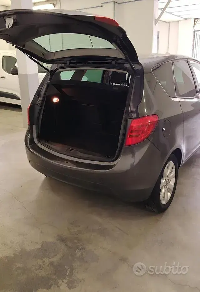 Usata Opel Meriva 101 CV (74 kW) 2011 Grigio Monovolume