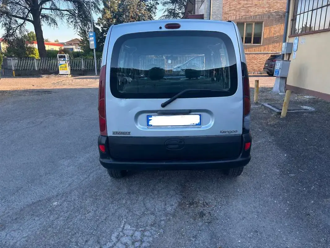 Usata Renault Kangoo Privilege 65 CV (47 kW) 2002 Monovolume