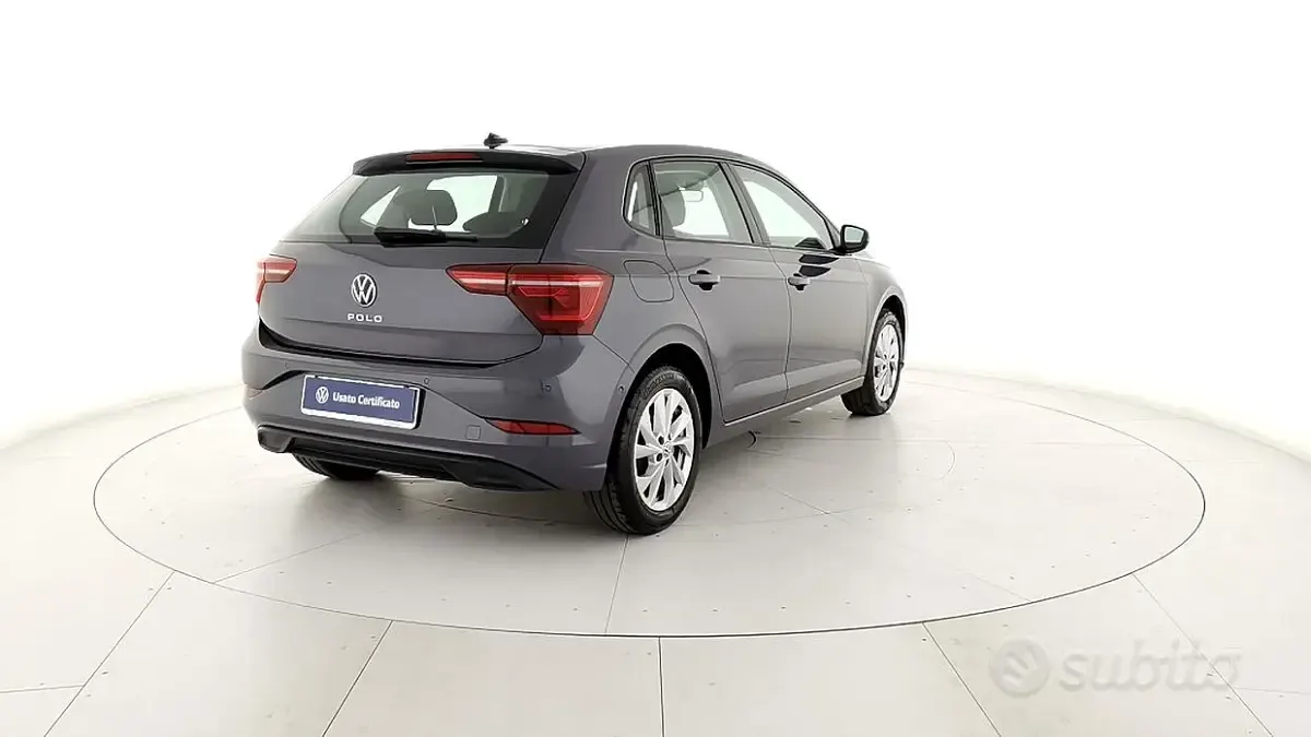 Usata VW Polo Style 95 CV (69 kW) 2024 Grigio Utilitaria