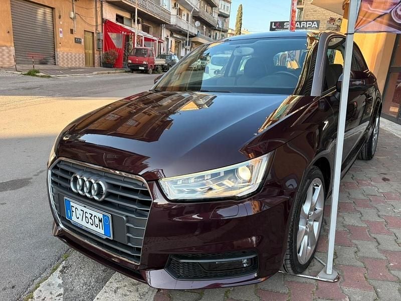 Usata Audi A1 Comfort 116 CV (85 kW) 2016 Viola Utilitaria