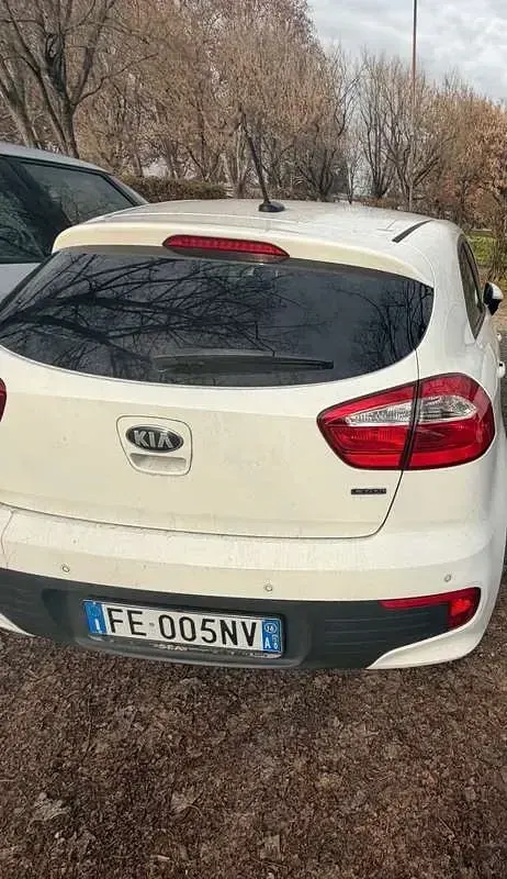 Usata Kia Rio 90 CV (66 kW) 2016 Utilitaria