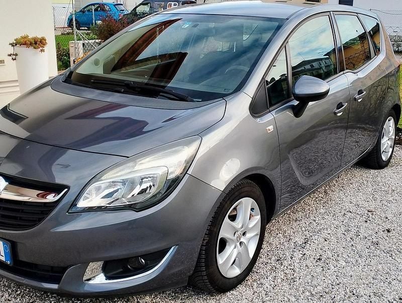 Usata 2015 Opel Meriva Cosmo Monovolume | 3900 € (Ottimo prezzo) - Immagine 1/4