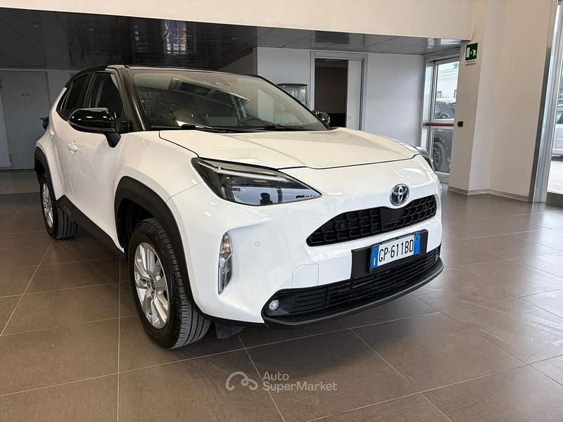 Bianco Usata 2023 Toyota Yaris Hybrid Business Edition Station wagon | 22.000 € (Ottimo prezzo) - Immagine 1/4