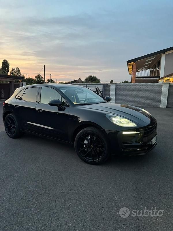 Usata Porsche Macan 275 CV (202 kW) 2022 Nero SUV