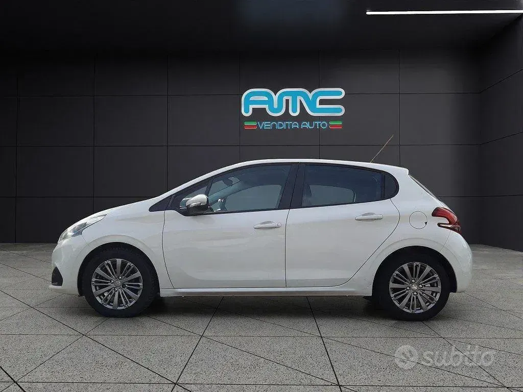 Usata Peugeot 208 Allure 82 CV (60 kW) 2017 Bianco Utilitaria