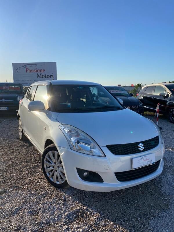 Usata Suzuki Swift 94 CV (69 kW) 2010 Bianco Utilitaria