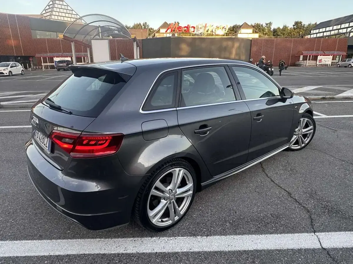 Usata Audi A3 S-Line 150 CV (110 kW) 2015 Grigio Berlina
