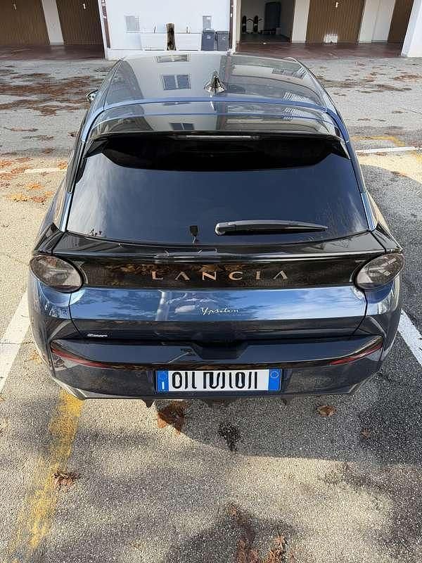 Usata Lancia Ypsilon 61 kW (84 CV) 2025 Blu/azzurro Utilitaria