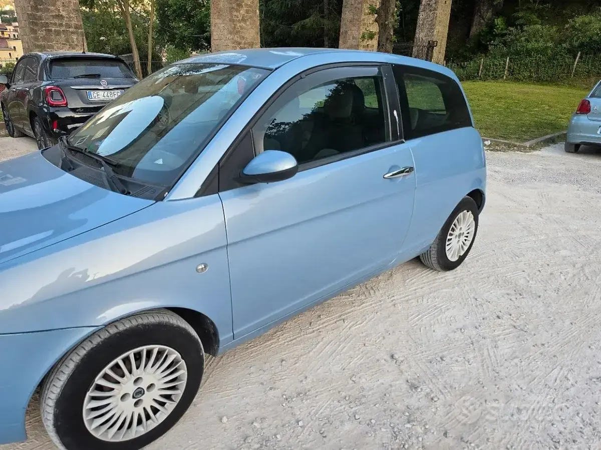 Usata Lancia Ypsilon 69 CV (50 kW) 2006 Blu Utilitaria