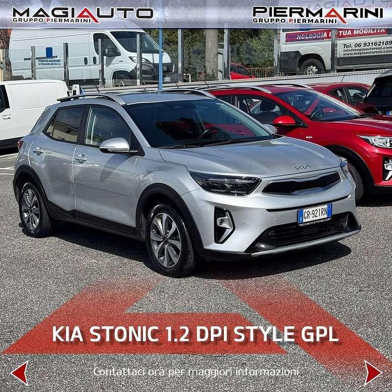 Usata Kia Stonic Style 95 CV (69 kW) 2023 Argento SUV