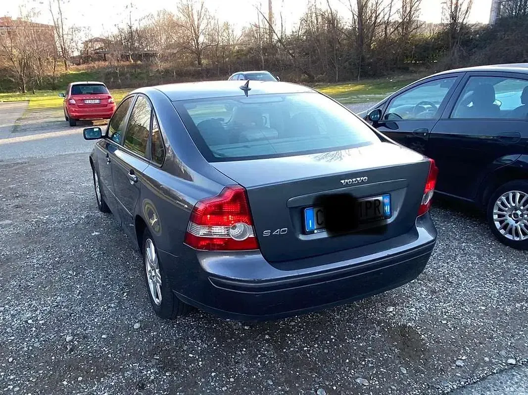 Usata Volvo S40 Momentum 125 CV (91 kW) 2004 Grigio Berlina