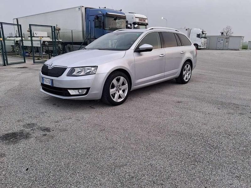 Usata Skoda Octavia Ambition 110 CV (80 kW) 2016 Grigio Utilitaria
