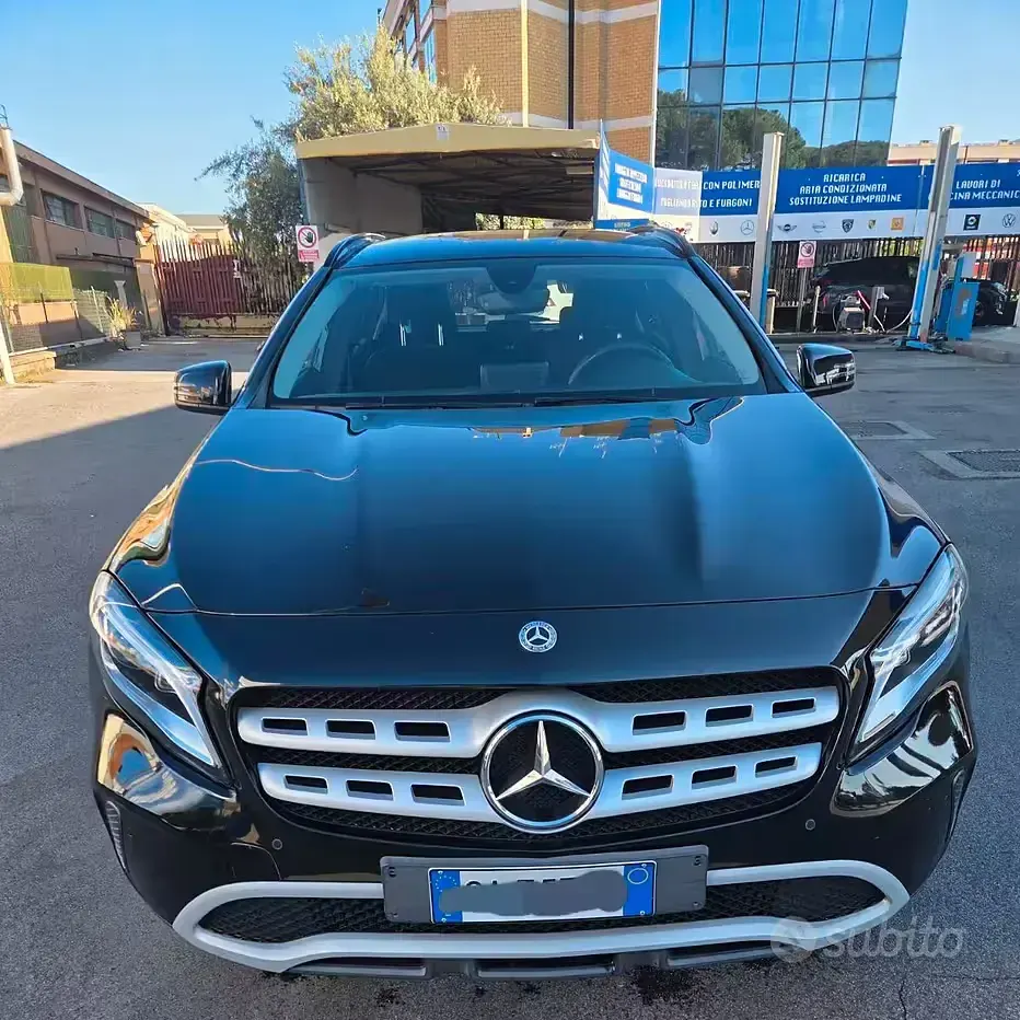 Usata Mercedes GLA200 163 CV (119 kW) 2020 Nero SUV