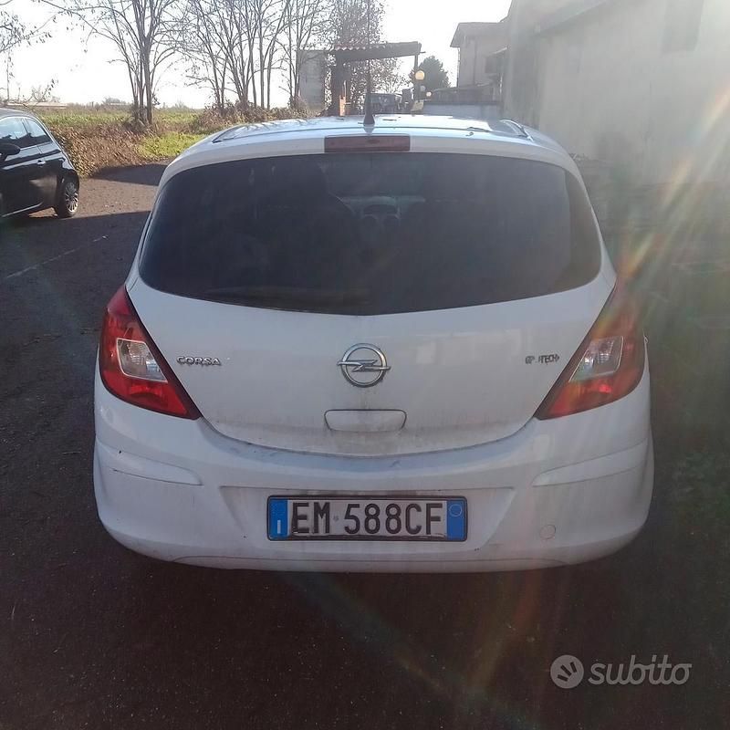Usata Opel Corsa 85 CV (62 kW) 2012 Bianco Utilitaria