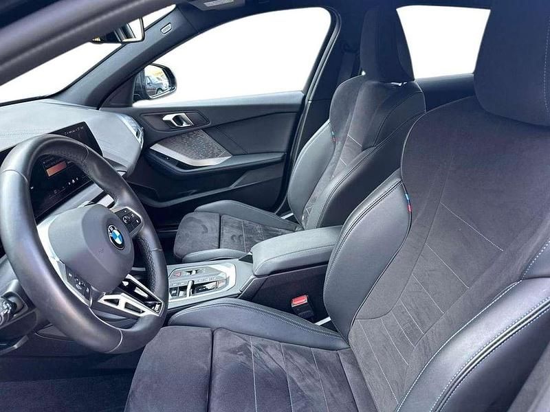 Usata BMW 120 M Sport 163 CV (119 kW) 2025 Black sapphire metallizzato Utilitaria