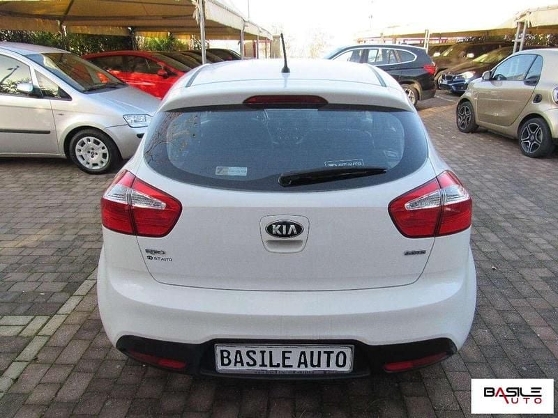 Usata Kia Rio Active 75 CV (55 kW) 2014 Bianco Berlina