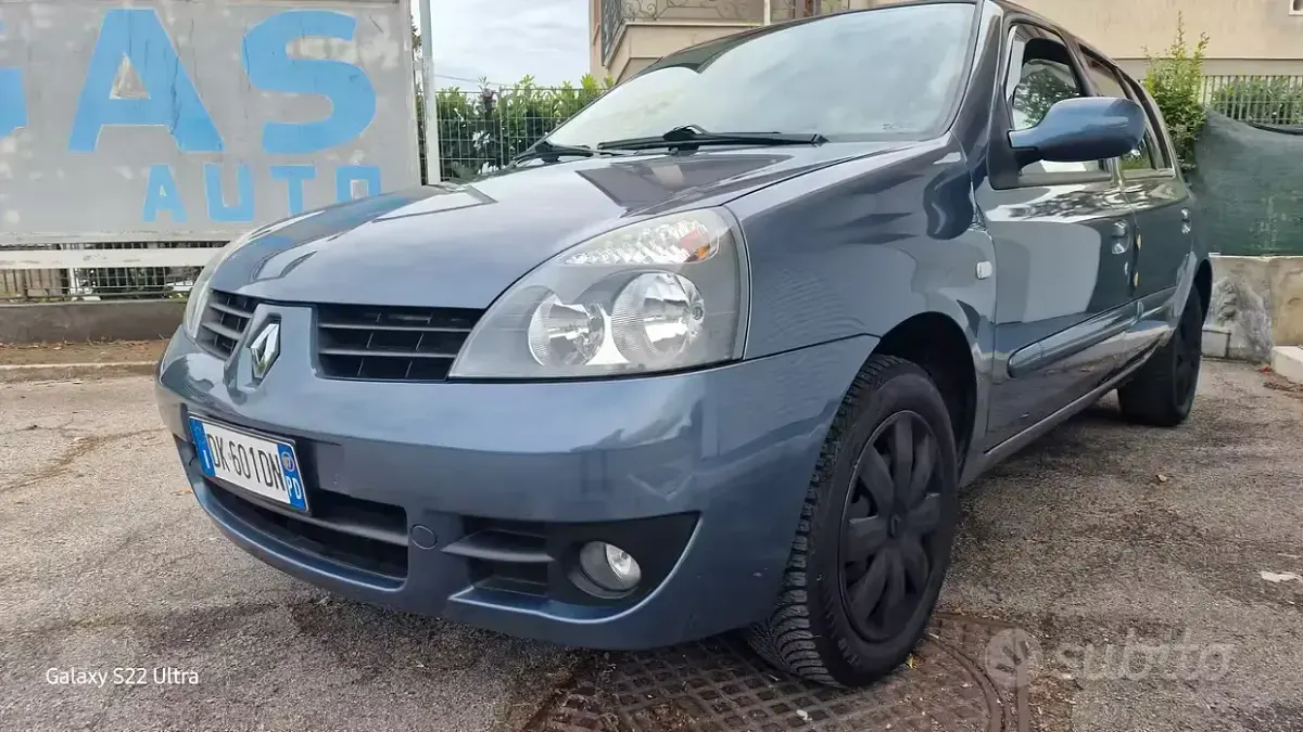 Usata Renault Clio II Dynamique 75 CV (55 kW) 2007 Blu Berlina