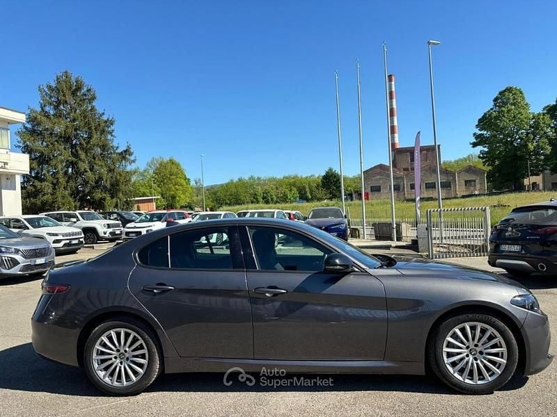 Usata Alfa Romeo Giulia Super 160 CV (117 kW) 2023 Grigio Berlina