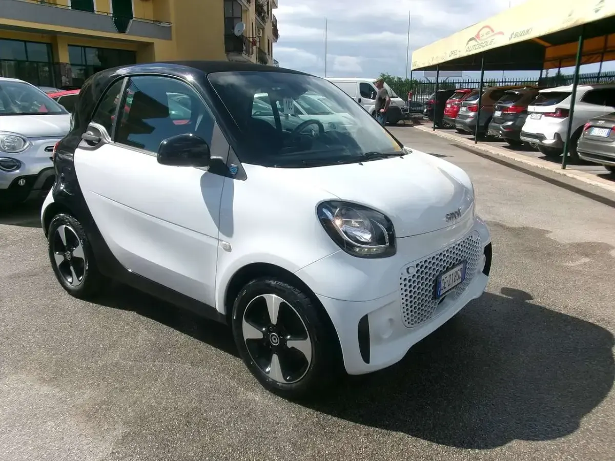 Usata Smart ForTwo Coupé Passion 41 kW (56 CV) 2021 Bianco Utilitaria