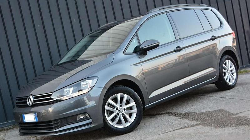 Usata VW Touran Highline 116 CV (85 kW) 2017 Grigio Monovolume
