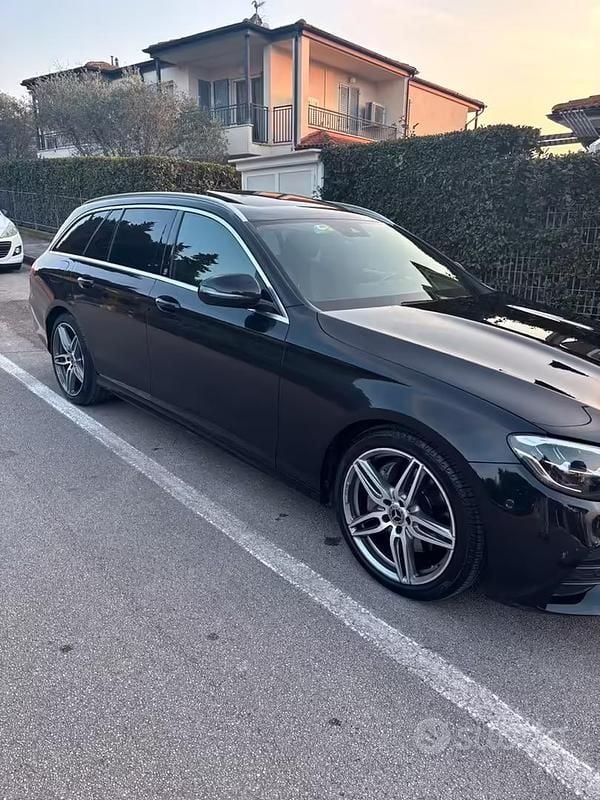 Usata Mercedes E220 2022 Nero Station wagon
