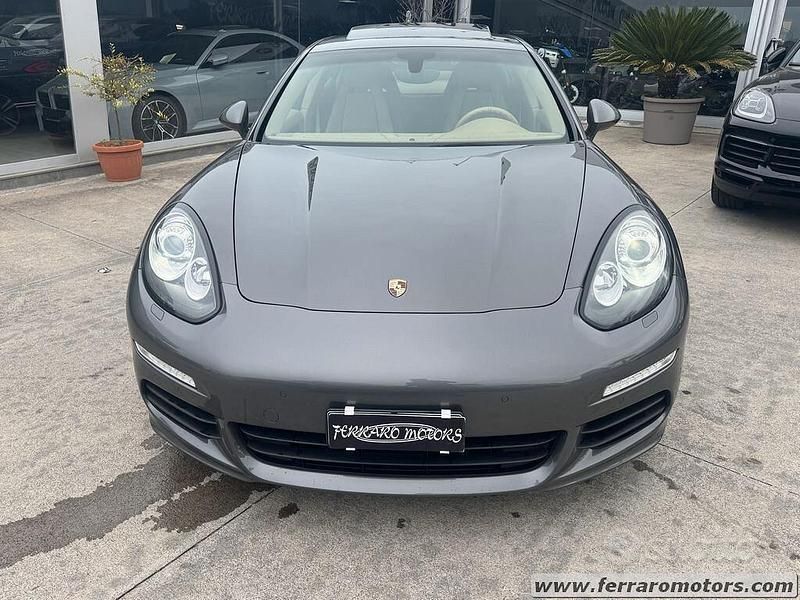 Usata Porsche Panamera Edition 300 CV (220 kW) 2015 Grigio Utilitaria