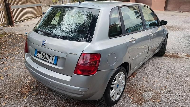 Usata Fiat Stilo 140 CV (102 kW) 2005 Grigio Berlina