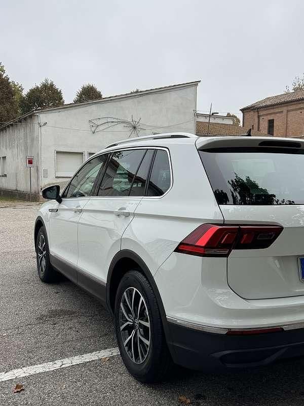 Usata VW Tiguan Life 150 CV (110 kW) 2020 Bianco SUV