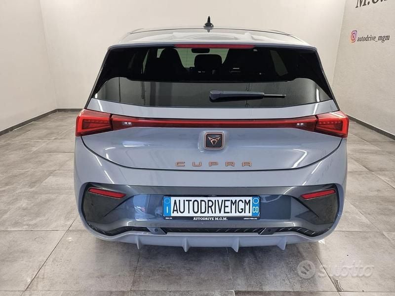 Usata Cupra Born 150 kW (204 CV) 2023 Grigio Utilitaria
