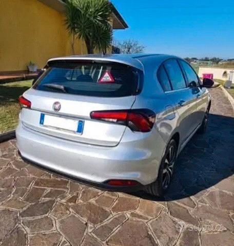 Usata Fiat Tipo 84 CV (61 kW) 2018 Grigio Berlina