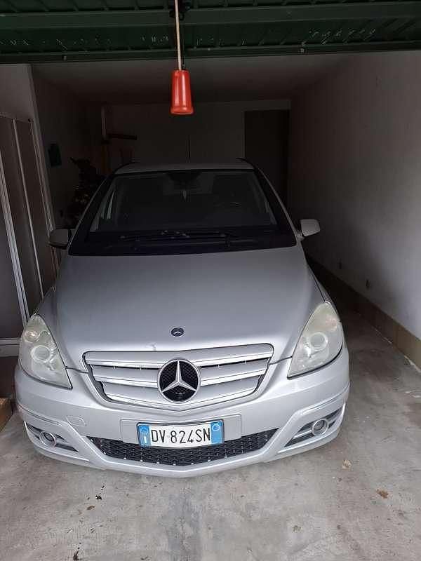 Usata Mercedes B180 116 CV (85 kW) 2009 Argento Monovolume