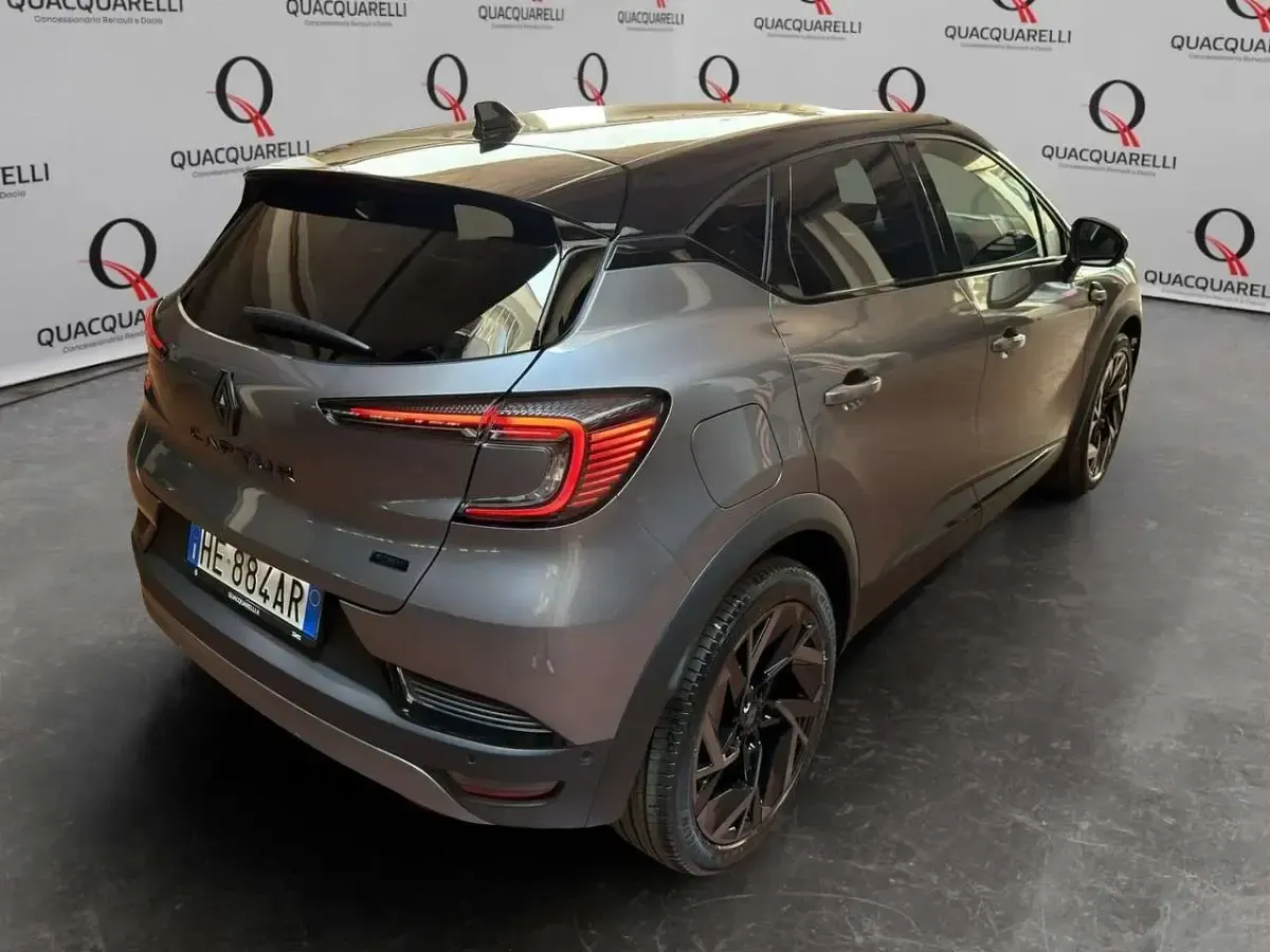 Nuova Renault Captur Esprit Alpine 160 CV (117 kW) 2026 Grigio SUV