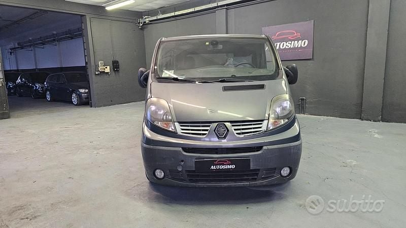 Usata Renault Master 125 CV (91 kW) 2011 Grigio Station wagon