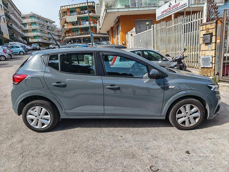 Usata Dacia Sandero 100 CV (73 kW) 2023 Grigio Utilitaria