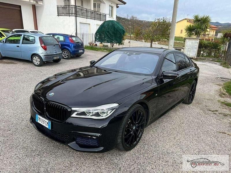 Usata BMW 750 Luxury Line 400 CV (294 kW) 2017 Nero Berlina