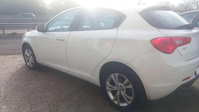Usata Alfa Romeo Giulietta Progression 105 CV (77 kW) 2017 Bianco Berlina