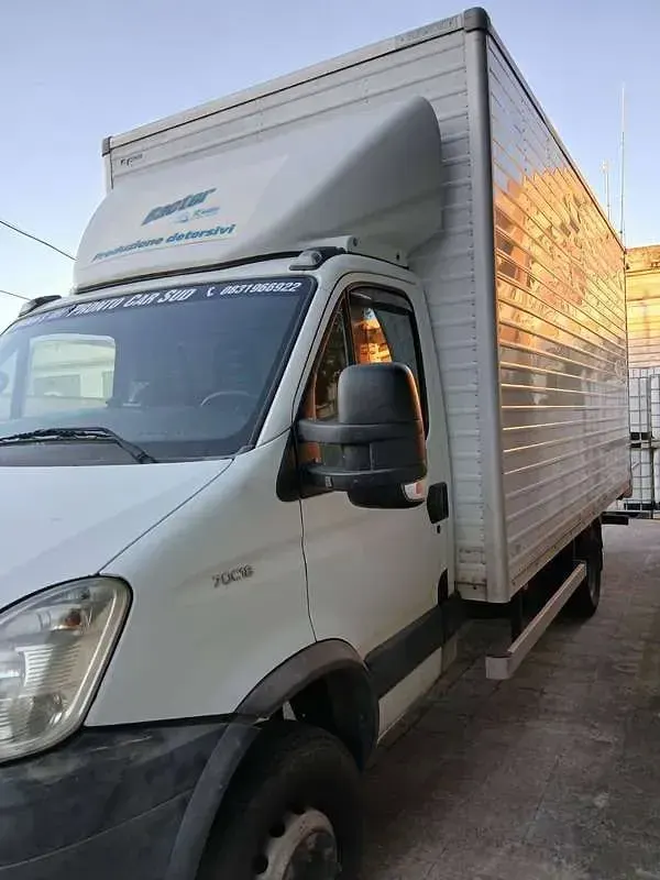 Usata Iveco Daily 177 CV (130 kW) 2011 Bianco Furgone