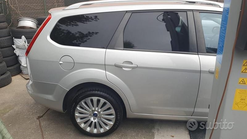 Usata Ford Focus 90 CV (66 kW) 2009 Grigio Berlina