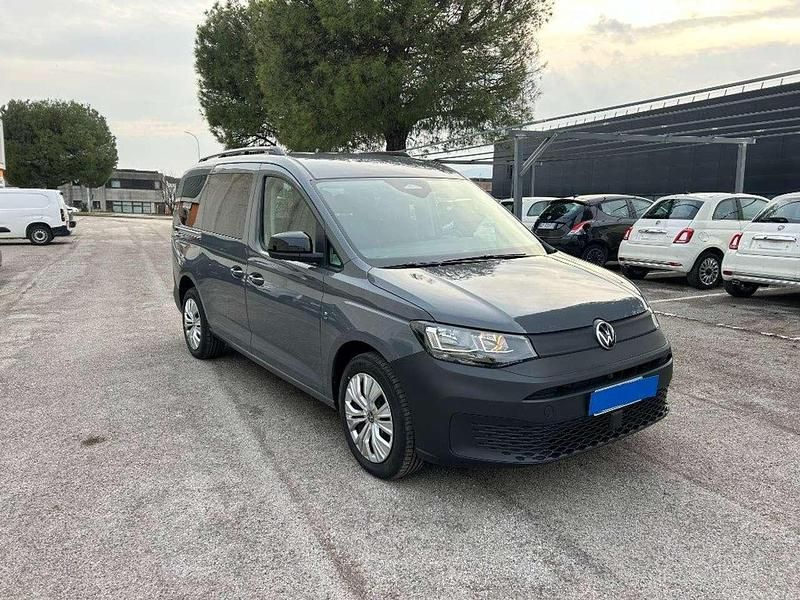 Nuova VW Caddy Maxi 102 CV (75 kW) 2025 Grigio scuro Monovolume