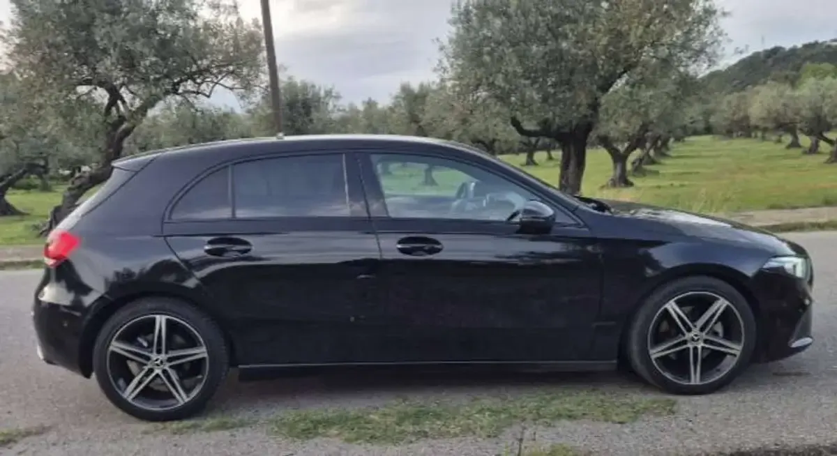 Begagnad Mercedes A180 Executive 116 HK (85 kW) 2022 Svart Sedan