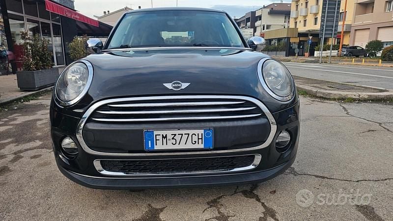 Usata Mini ONE 101 CV (74 kW) 2014 Nero Utilitaria