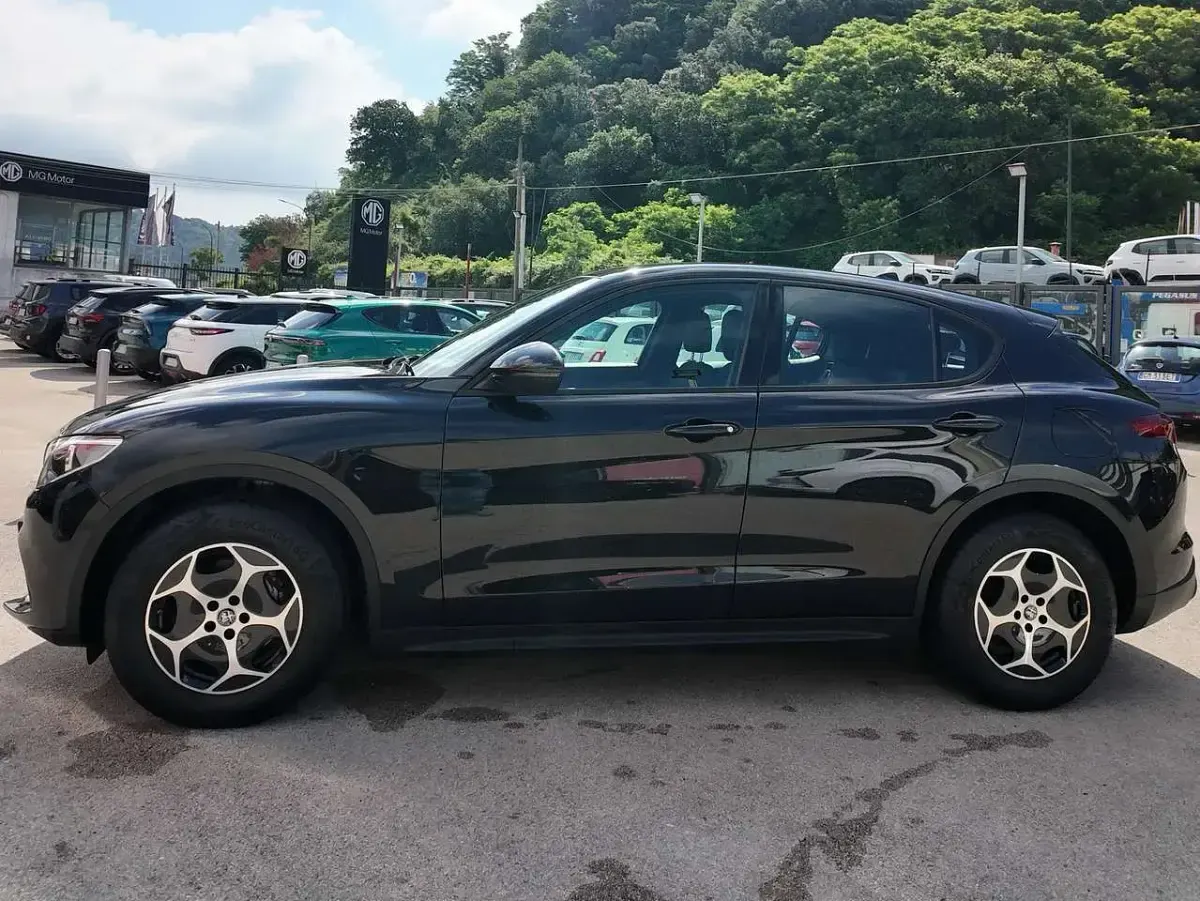 Usata Alfa Romeo Stelvio Business 190 CV (139 kW) 2022 Nero SUV