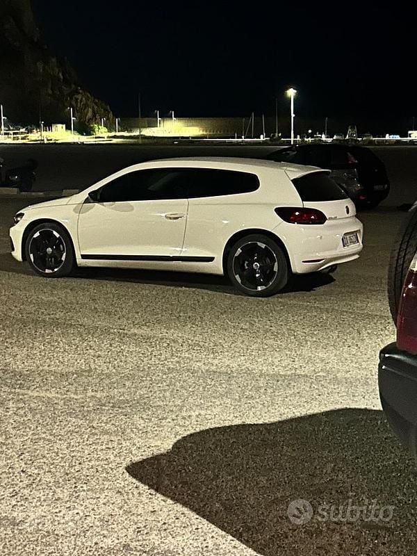 Usata VW Scirocco 140 CV (102 kW) 2009 Bianco Coupé