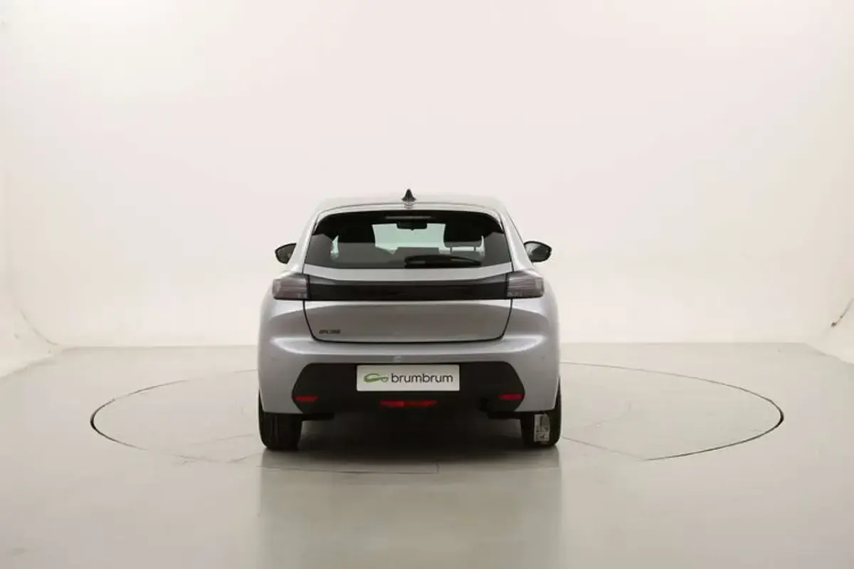 Usata Peugeot 208 Active+ 101 CV (74 kW) 2024 Grigio Utilitaria