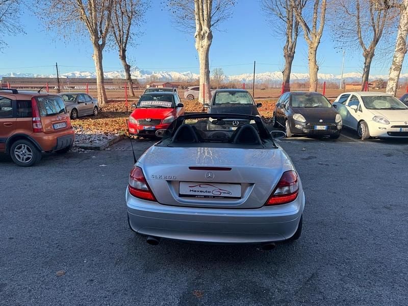 Usata Mercedes SLK200 163 CV (119 kW) 2007 Argento Cabrio