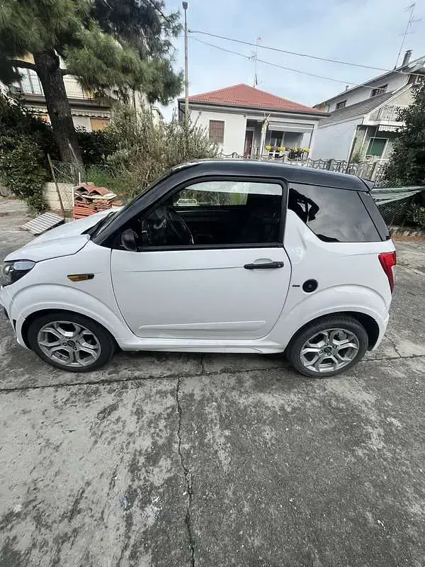Usata Ligier JS50 10 CV (7 kW) 2021 Utilitaria
