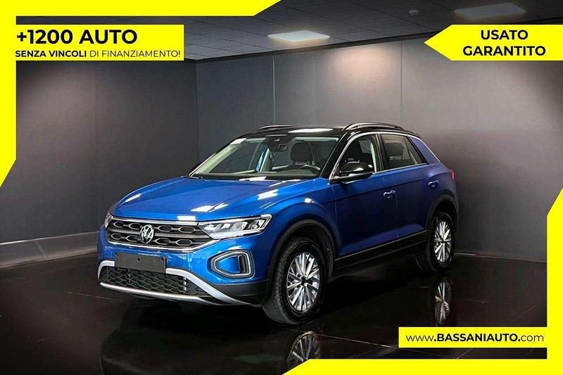Usata VW T-Roc Life 150 CV (110 kW) 2023 Blu SUV