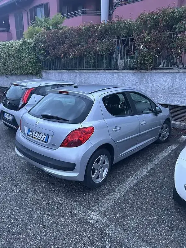 Usata Peugeot 207 73 CV (53 kW) 2009 Berlina
