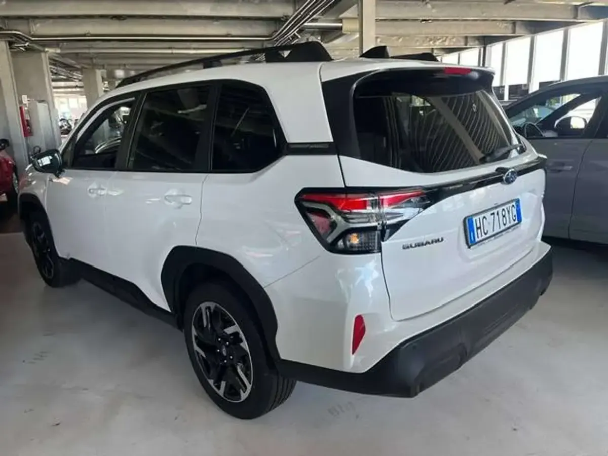 Nuova Subaru Forester Style 136 CV (100 kW) 2026 Bianco SUV